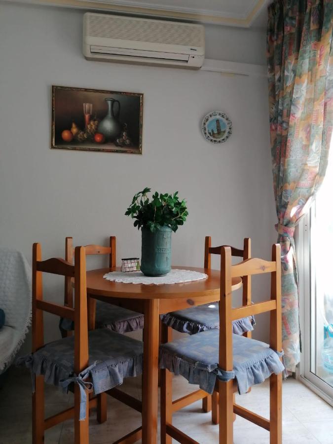Gemuetliche Ferienwohnung In Torrevieja Ca100M Vom Strand Playa Del Cura Entfernt Esterno foto